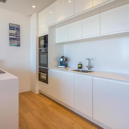 Apartment 3 Bedroom Beautiful In *