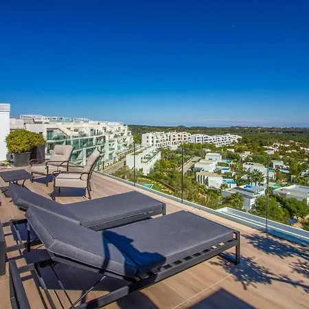 Apartment 3 Bedroom Beautiful In