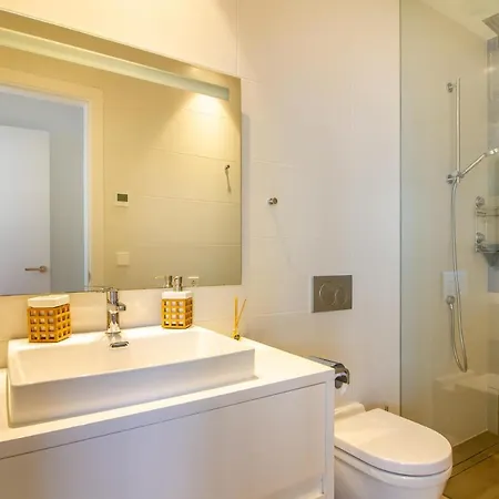 Apartment 3 Bedroom Beautiful In *